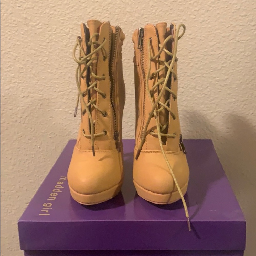 Tan booties / boots